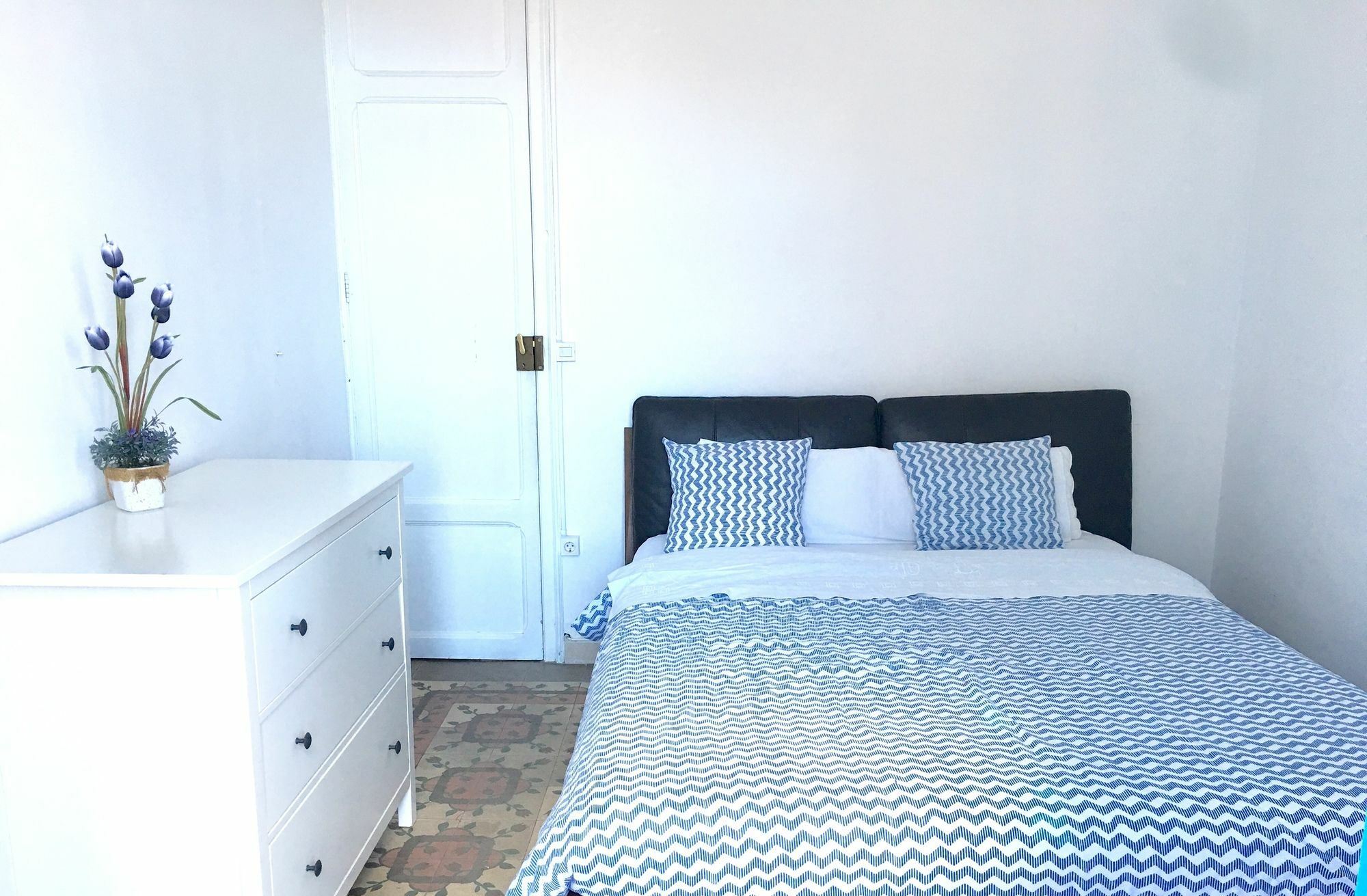 Oyo Guest House Ruzafa 발렌시아 외부 사진